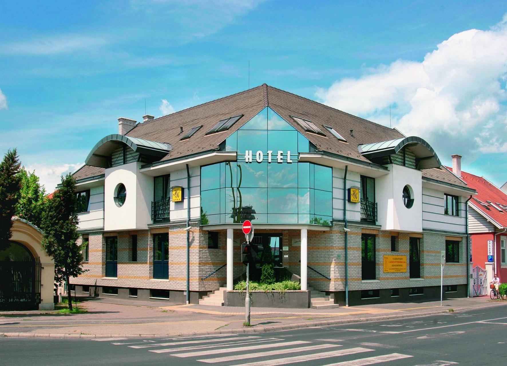Hotel Kalvaria Gyor Exterior photo